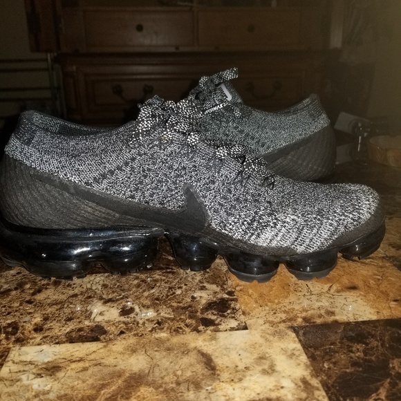 💥 SOLD💥Nike air vapormax flyknit running shoes - Picture 3 of 7